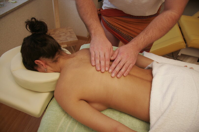 City-Girls erobern die Natur - Wellness und Schlemmen